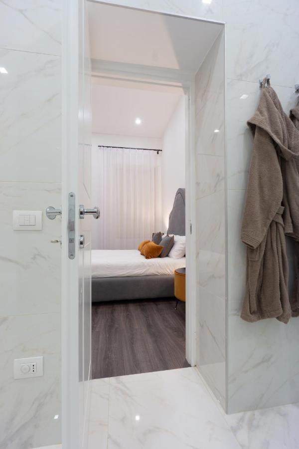 Suite Rodino 24 เนเปิลส์ ภายนอก รูปภาพ